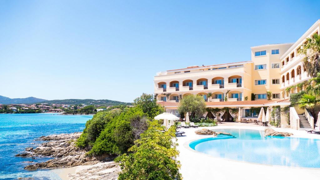 Piscina dell'Azzurro Hotel & Suites | Golfo Aranci