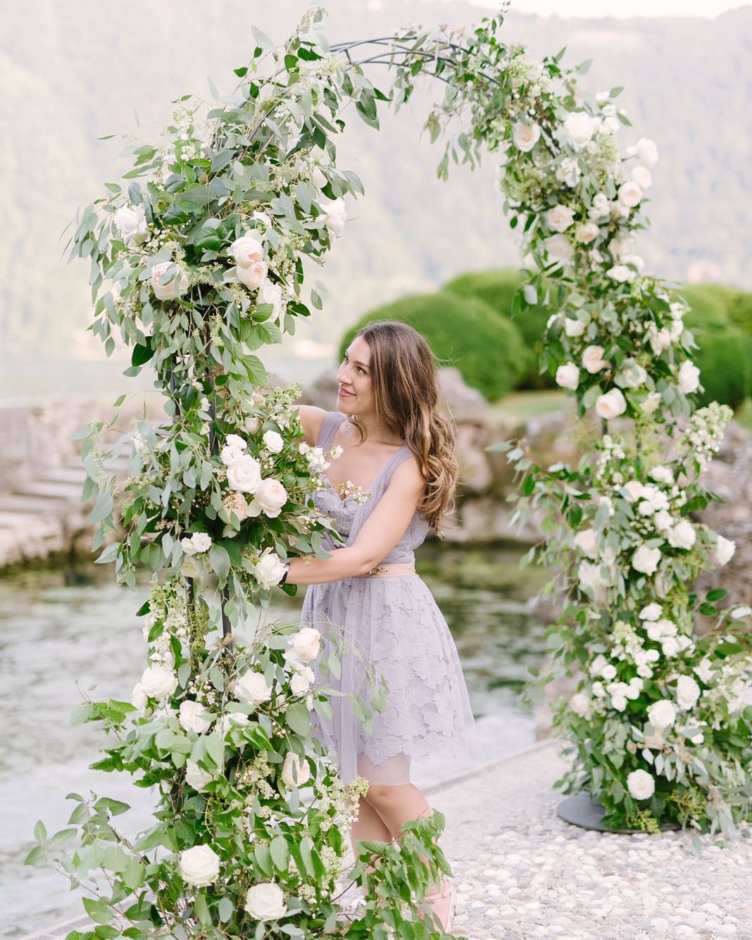 Elisa Mocci impegnata negli ultimi preparativi prima di un matrimonio | wedding Tourism Sardegna